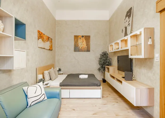 Deluxe N\' Cozy City Center 2Bedrm Suite